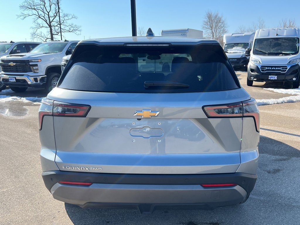 Used 2025 Chevrolet Equinox LT image 4