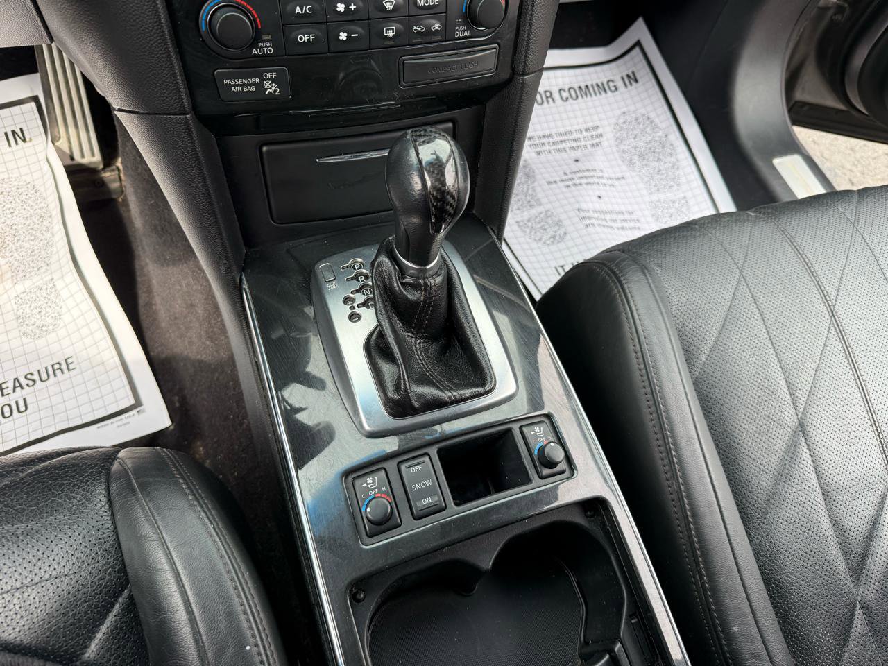 Used 2009 INFINITI FX35 AWD w/ Technology Pkg image 16