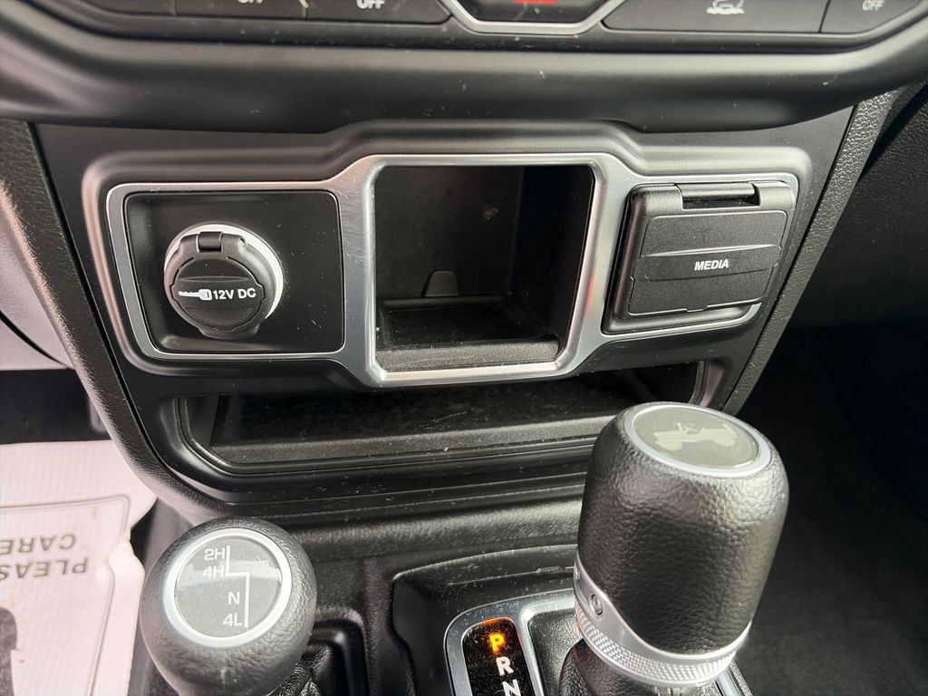 Used 2023 Jeep Wrangler Sport image 31