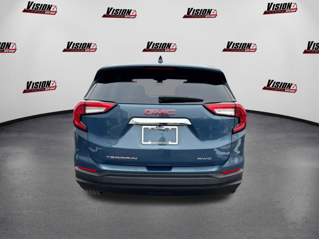 Used 2024 GMC Terrain SLE AWD/4WD image 6