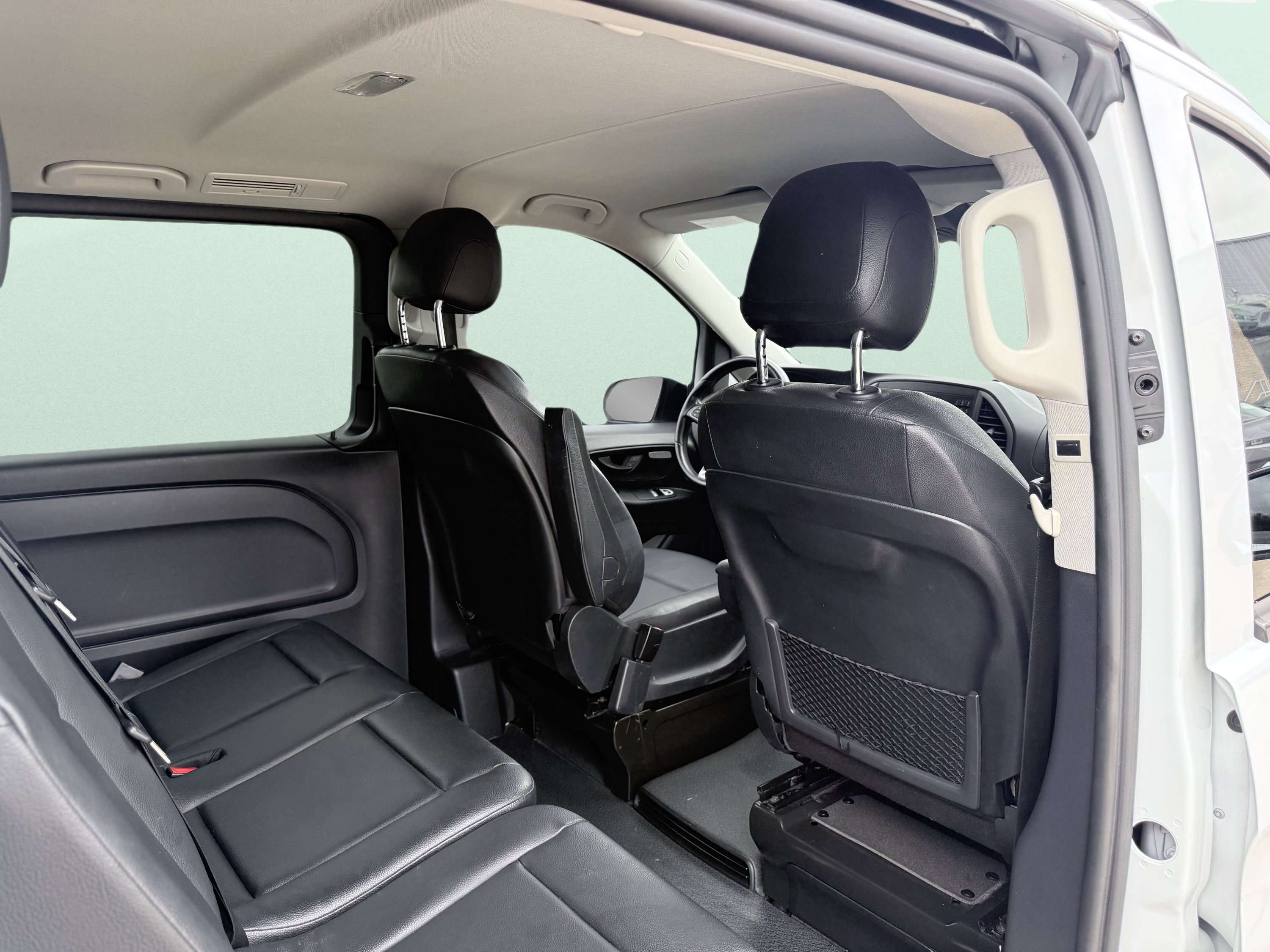 Used 2018 Mercedes-Benz Metris Passenger image 38