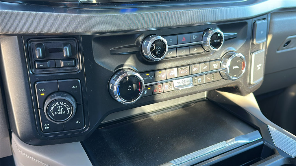 New 2026 Ford F250 Platinum w/ Platinum Plus Package image 14