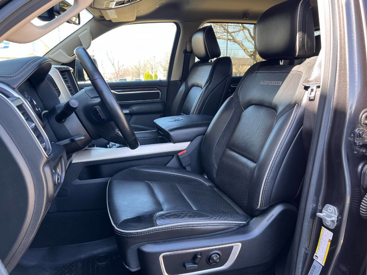 Used 2019 RAM 1500 Laramie image 9