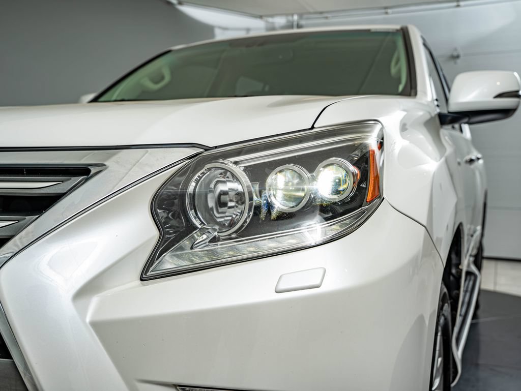 Used 2014 Lexus GX 460 w/ Premium Package AWD/4WD image 13