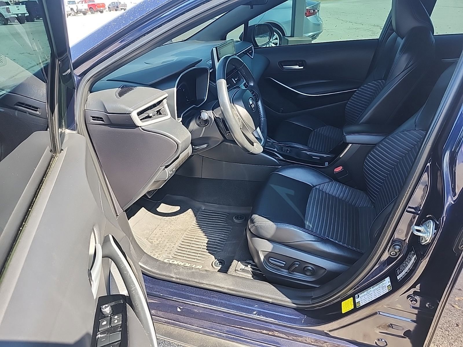 Used 2020 Toyota Corolla XSE image 8