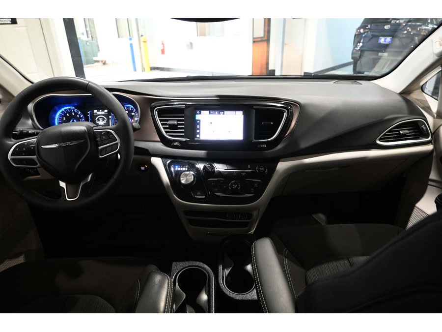 Used 2024 Chrysler Voyager LX FWD image 22