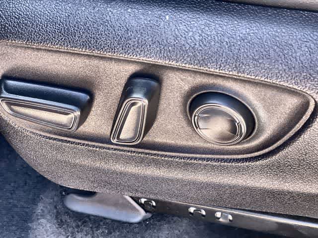 Used 2024 Toyota Highlander XSE FWD image 31