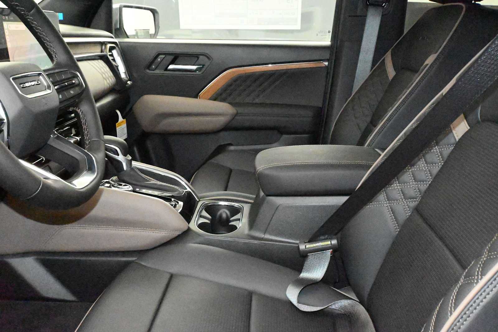 New 2026 GMC Canyon Denali AWD/4WD image 22