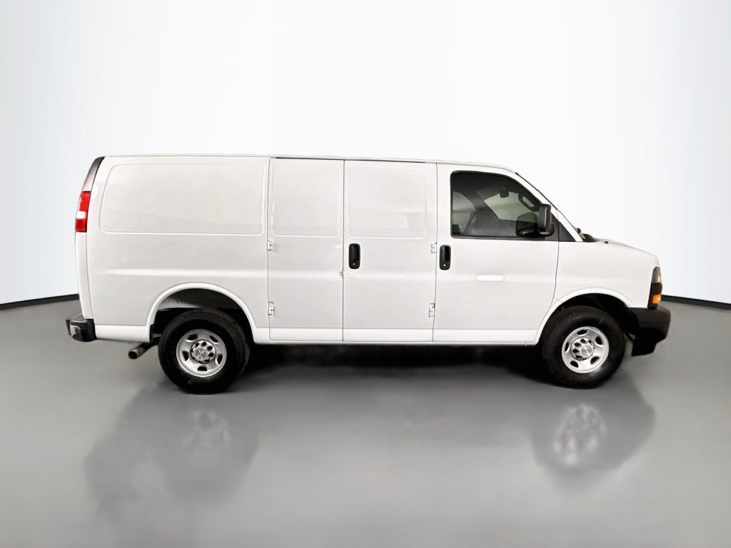 Used 2025 Chevrolet Express 2500 RWD image 11
