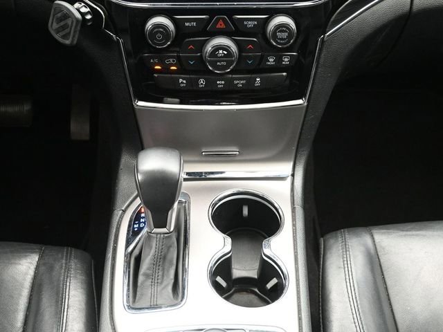 Used 2019 Jeep Grand Cherokee Limited AWD/4WD image 24