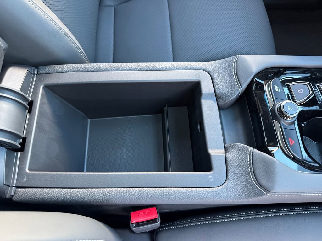 New 2025 VinFast VF 8 Plus AWD/4WD image 16