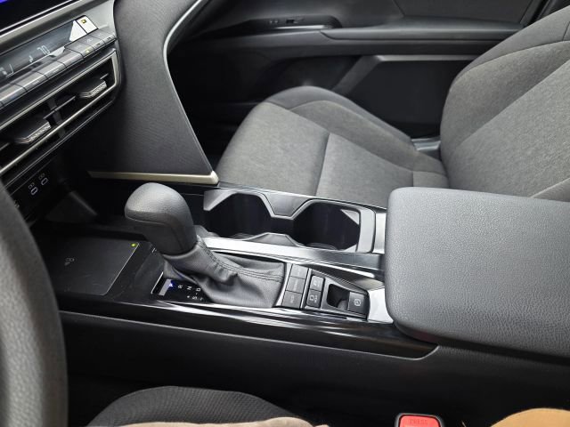 Used 2025 Toyota Camry LE image 26