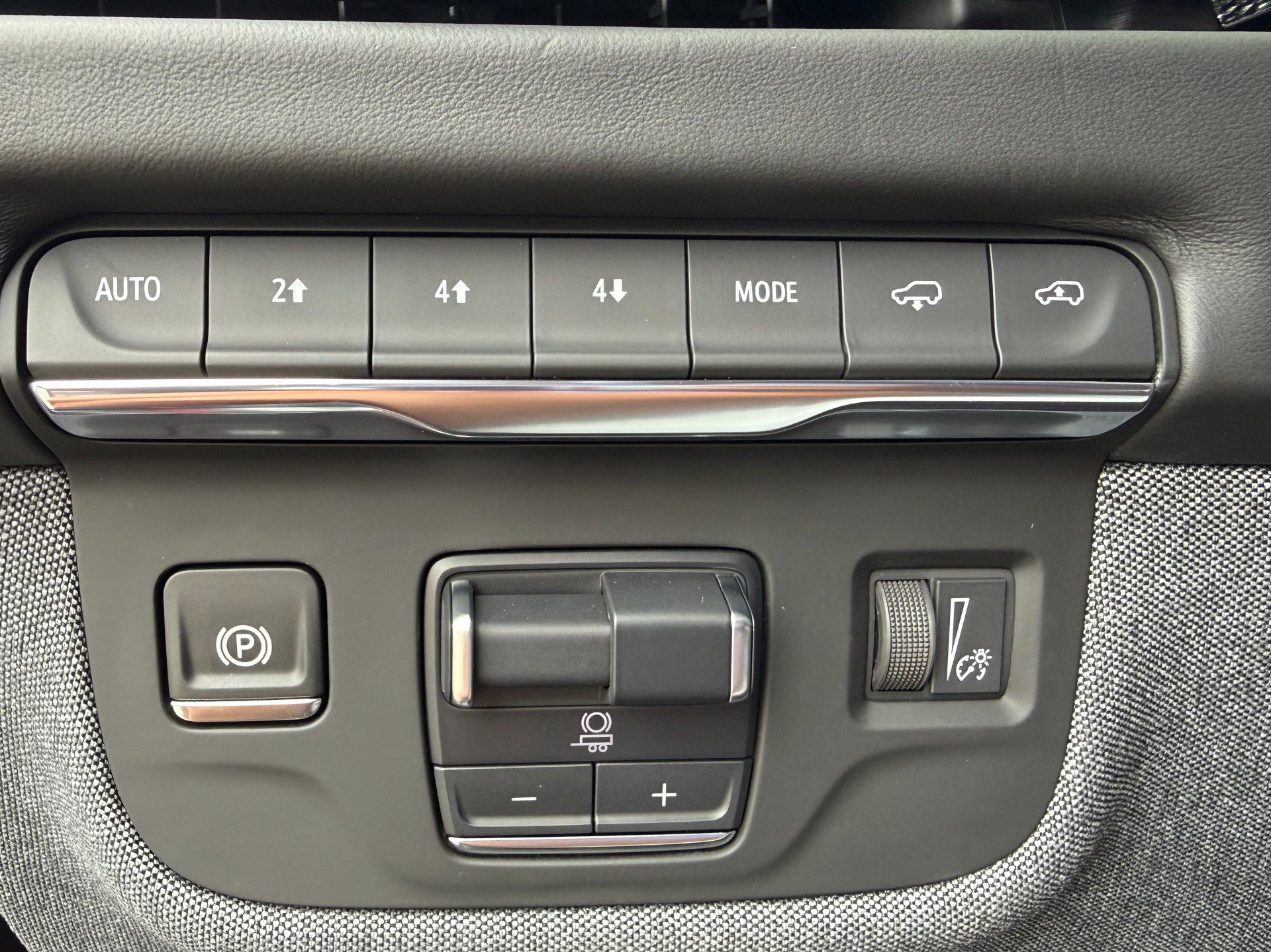 Used 2025 Cadillac Escalade Sport Platinum w/ LPO, Floor Liner Package AWD/4WD image 57