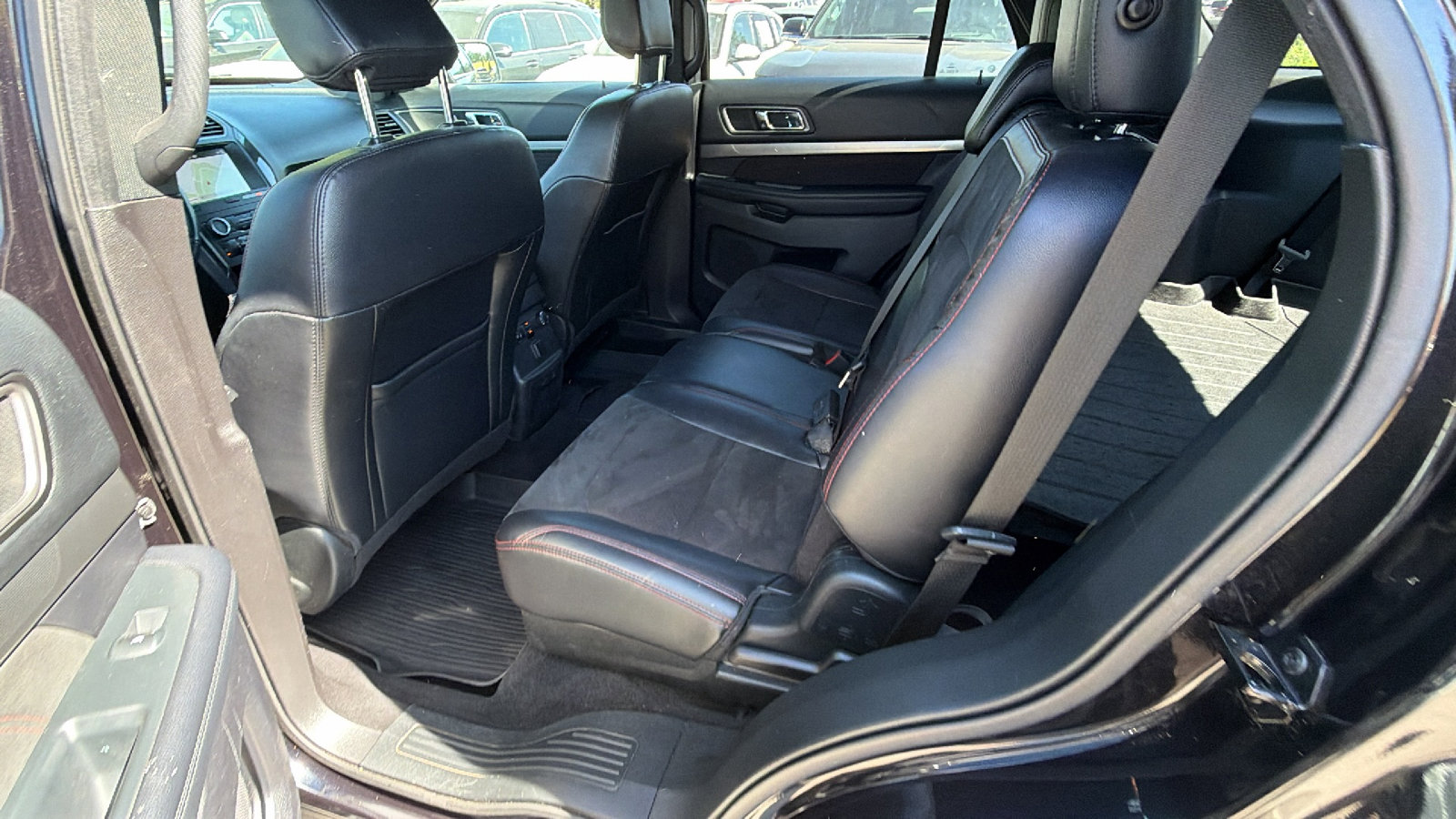 Used 2019 Ford Explorer XLT w/ Equipment Group 202A image 23