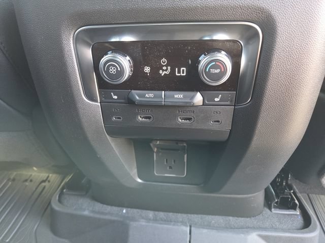 New 2026 GMC Yukon Elevation w/ Elevation Premium Package AWD/4WD image 18