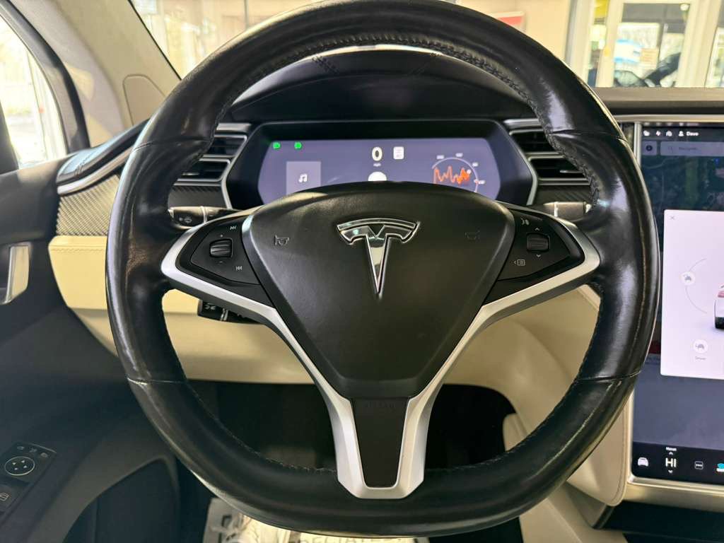 Used 2017 Tesla Model X 75D AWD/4WD image 12