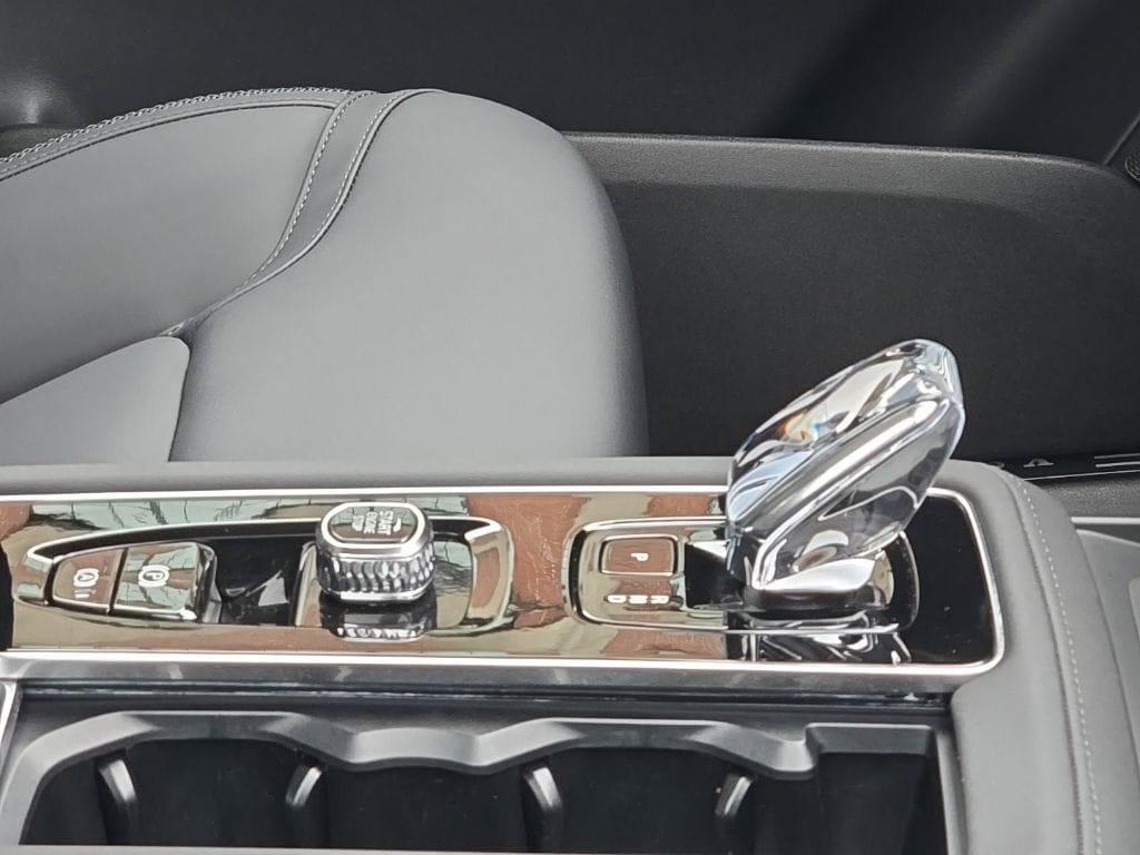 New 2026 Volvo XC90 B6 Plus w/ Protection Package Premier AWD/4WD image 8