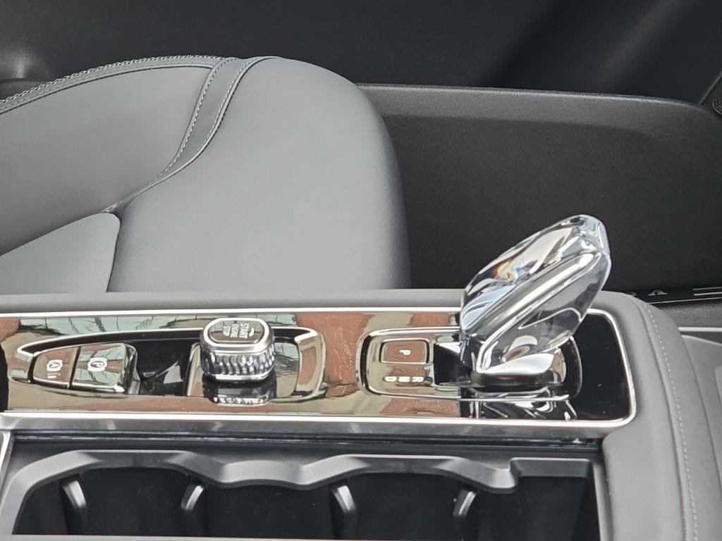 New 2026 Volvo XC90 B6 Plus w/ Protection Package Premier AWD/4WD image 8