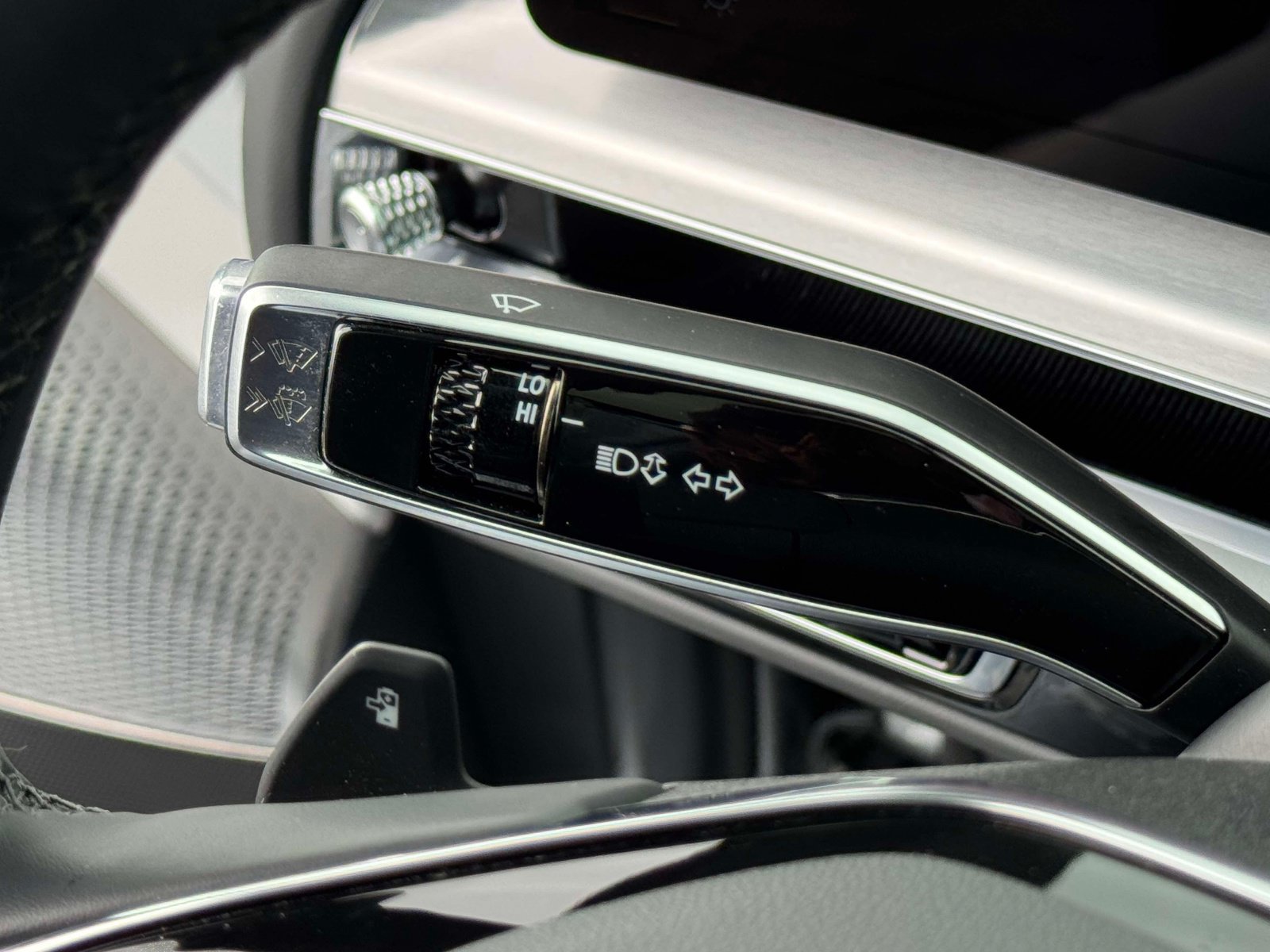 Certified 2024 Cadillac Lyriq Luxury AWD/4WD image 9