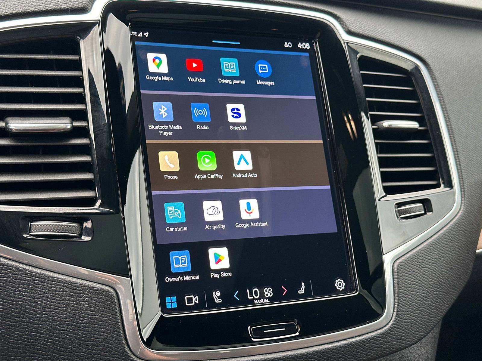 Certified 2024 Volvo XC90 T8 Plus image 11