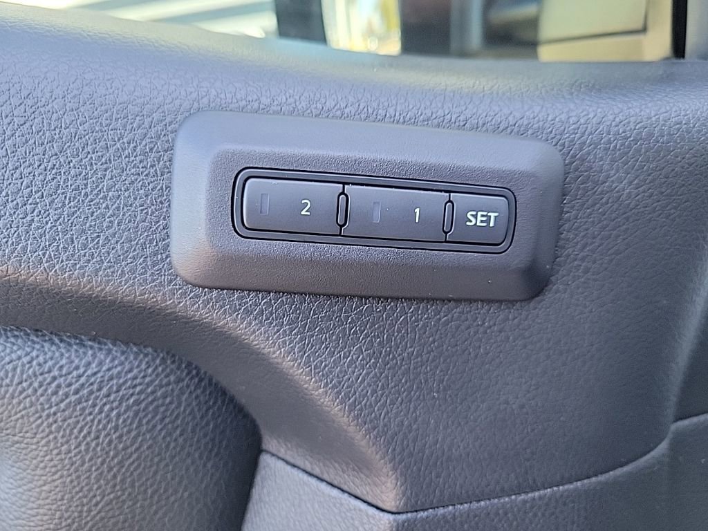 Certified 2021 Nissan Titan SL w/ Moonroof Package image 27