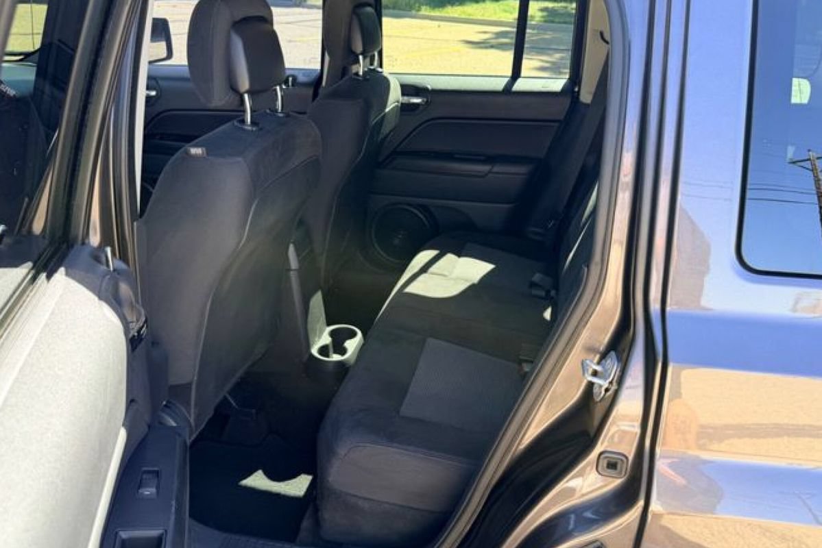 Used 2015 Jeep Patriot Sport AWD/4WD image 17