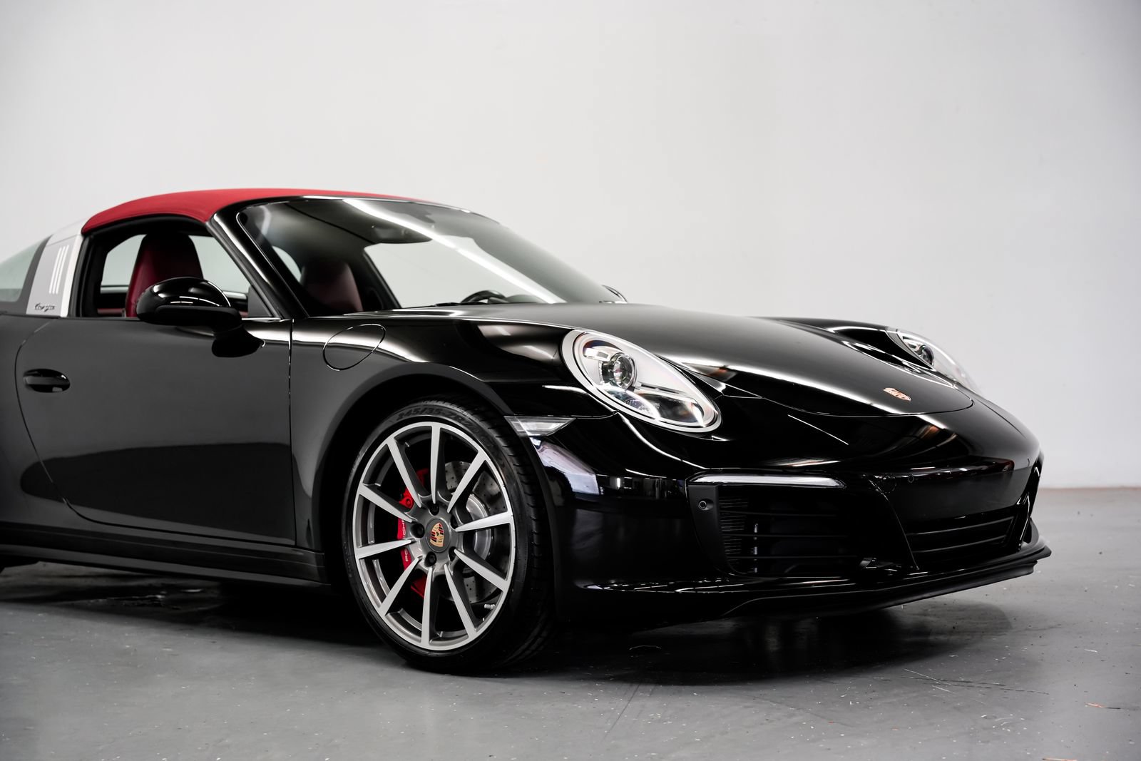 Used 2018 Porsche 911 Targa 4S AWD/4WD image 40