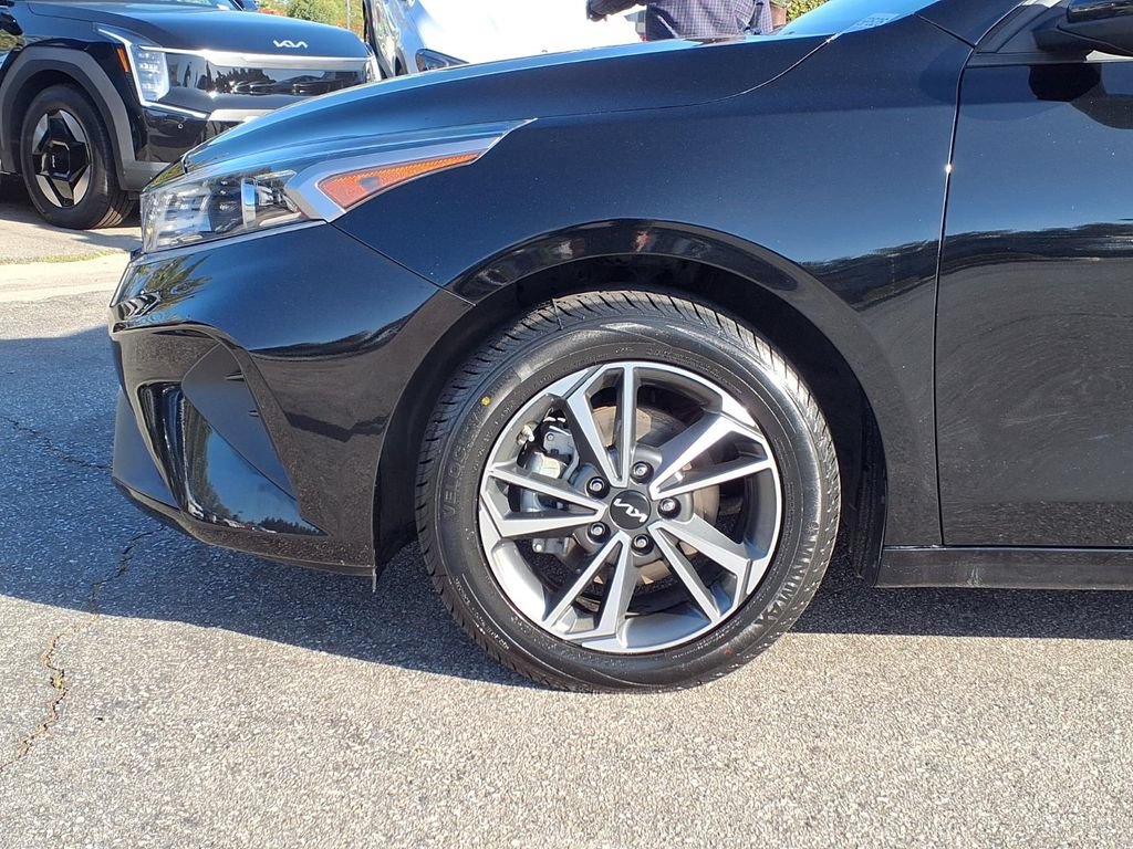 Certified 2023 Kia Forte LXS FWD image 13
