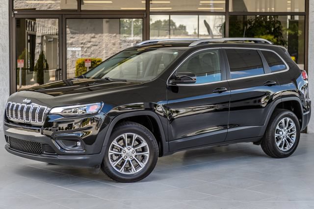 Used 2019 Jeep Cherokee Latitude Plus FWD image 2