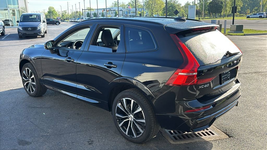 Certified 2025 Volvo XC60 B5 Plus AWD/4WD image 4