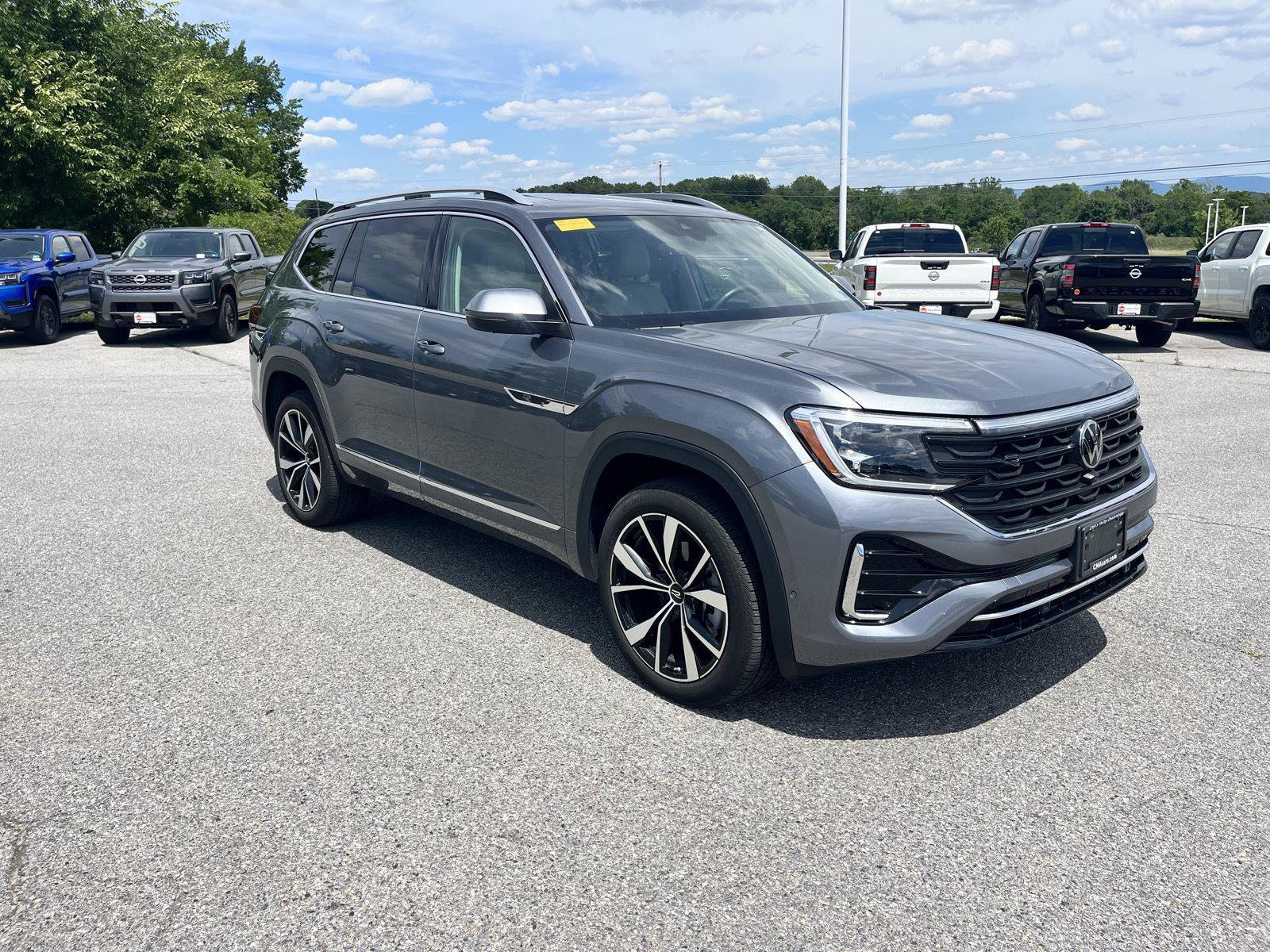 Used 2024 Volkswagen Atlas SEL Premium R-Line AWD/4WD image 1