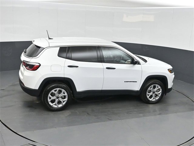 Used 2025 Jeep Compass Sport image 29