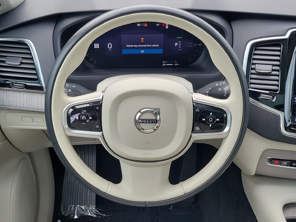 Certified 2025 Volvo XC90 T8 Plus w/ Protection Package Premier AWD/4WD image 25