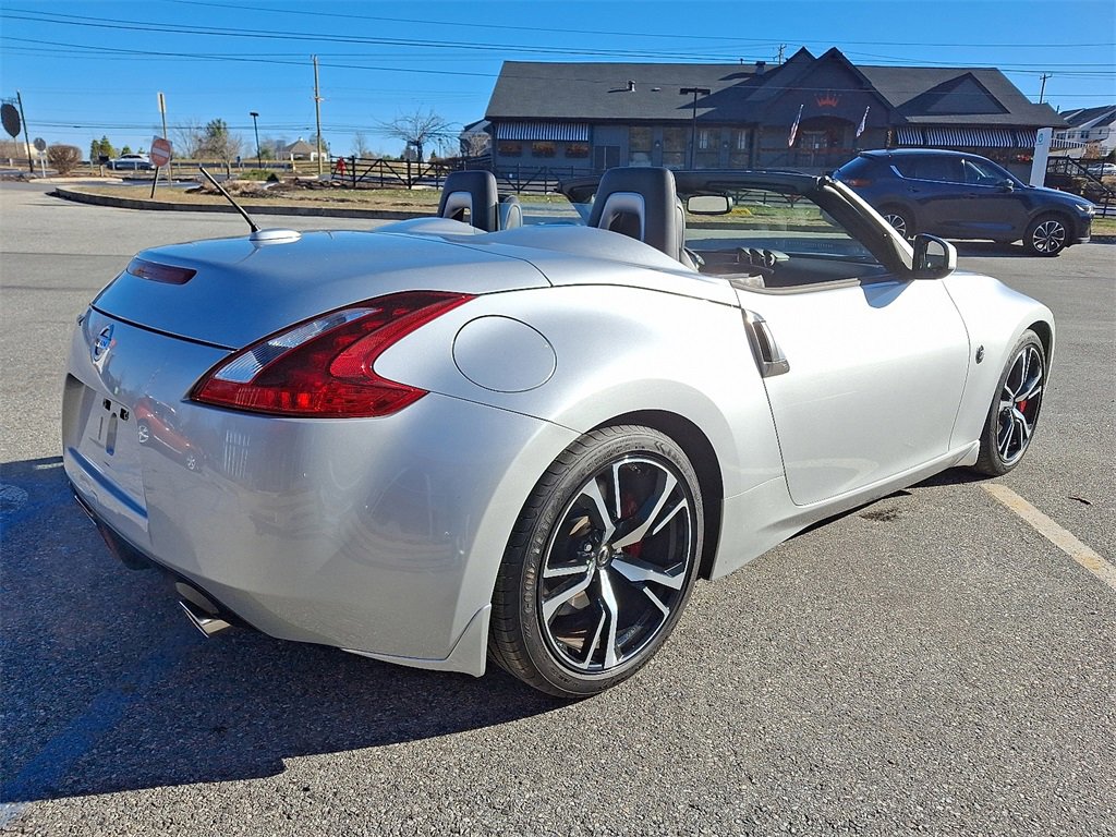 Used 2018 Nissan 370Z Touring Sport image 6