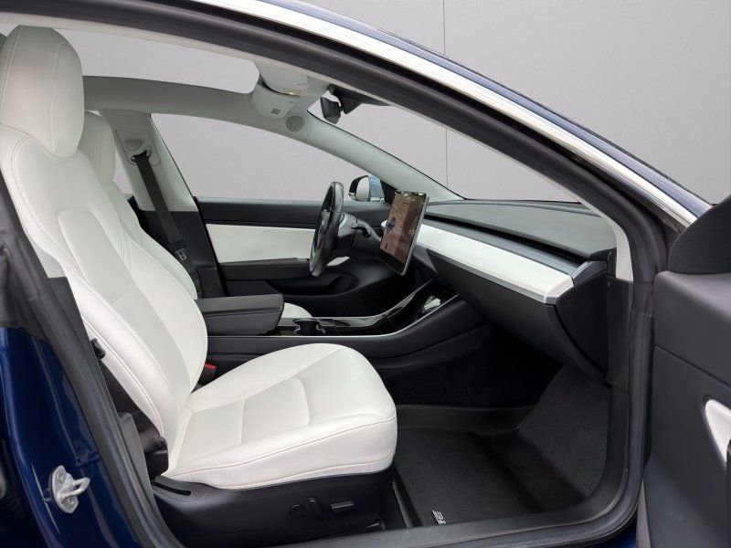 Used 2018 Tesla Model 3 Long Range image 13