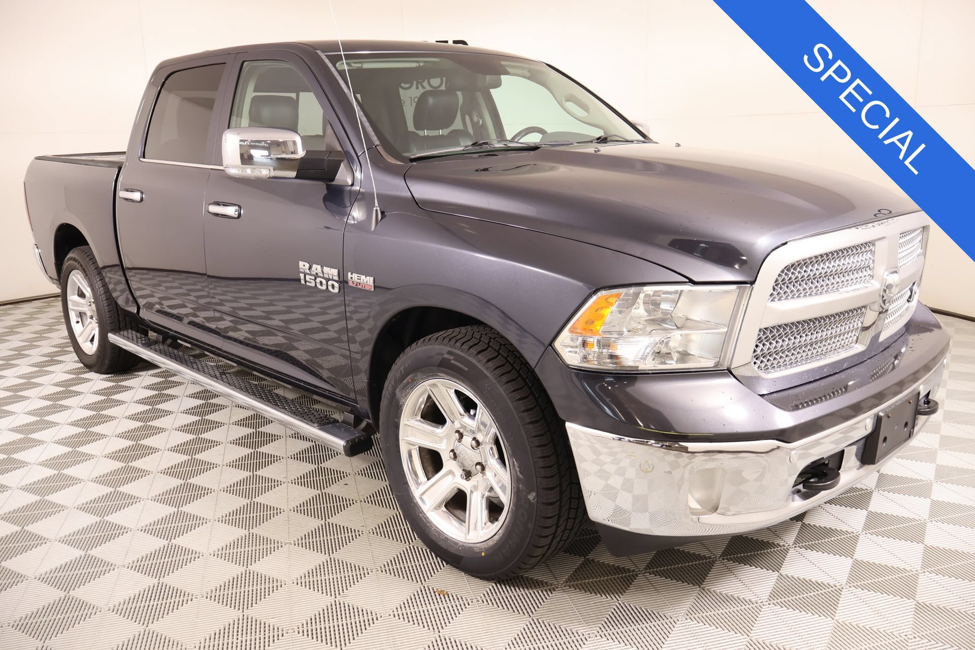 Used 2018 RAM 1500 Lone Star RWD image 1