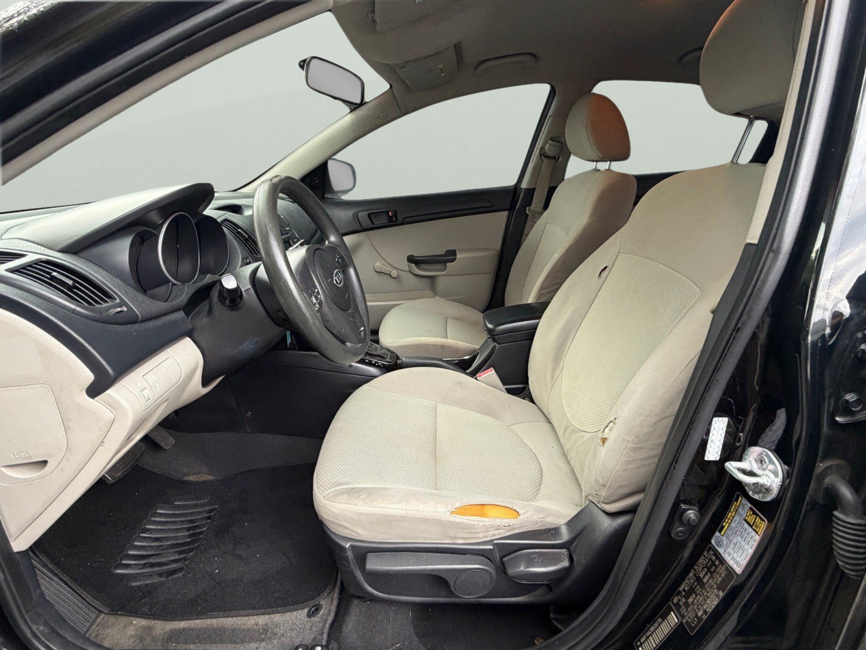 Used 2011 Kia Forte LX FWD image 12