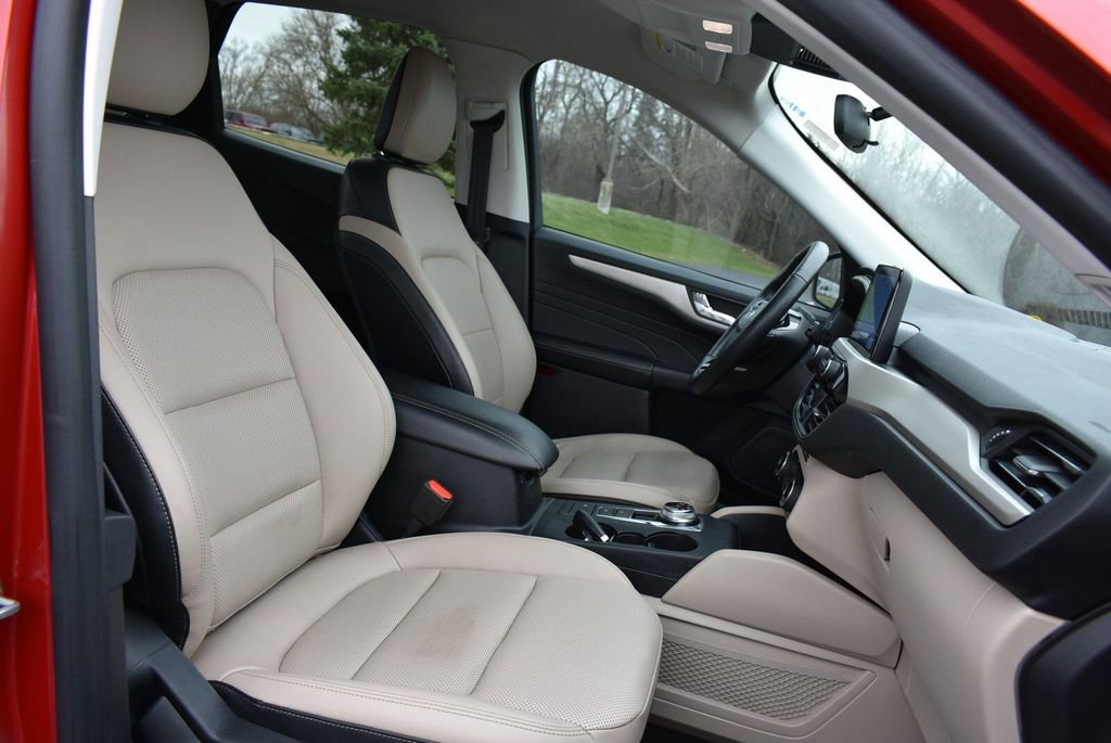 Used 2021 Ford Escape SEL w/ Technology Package image 31
