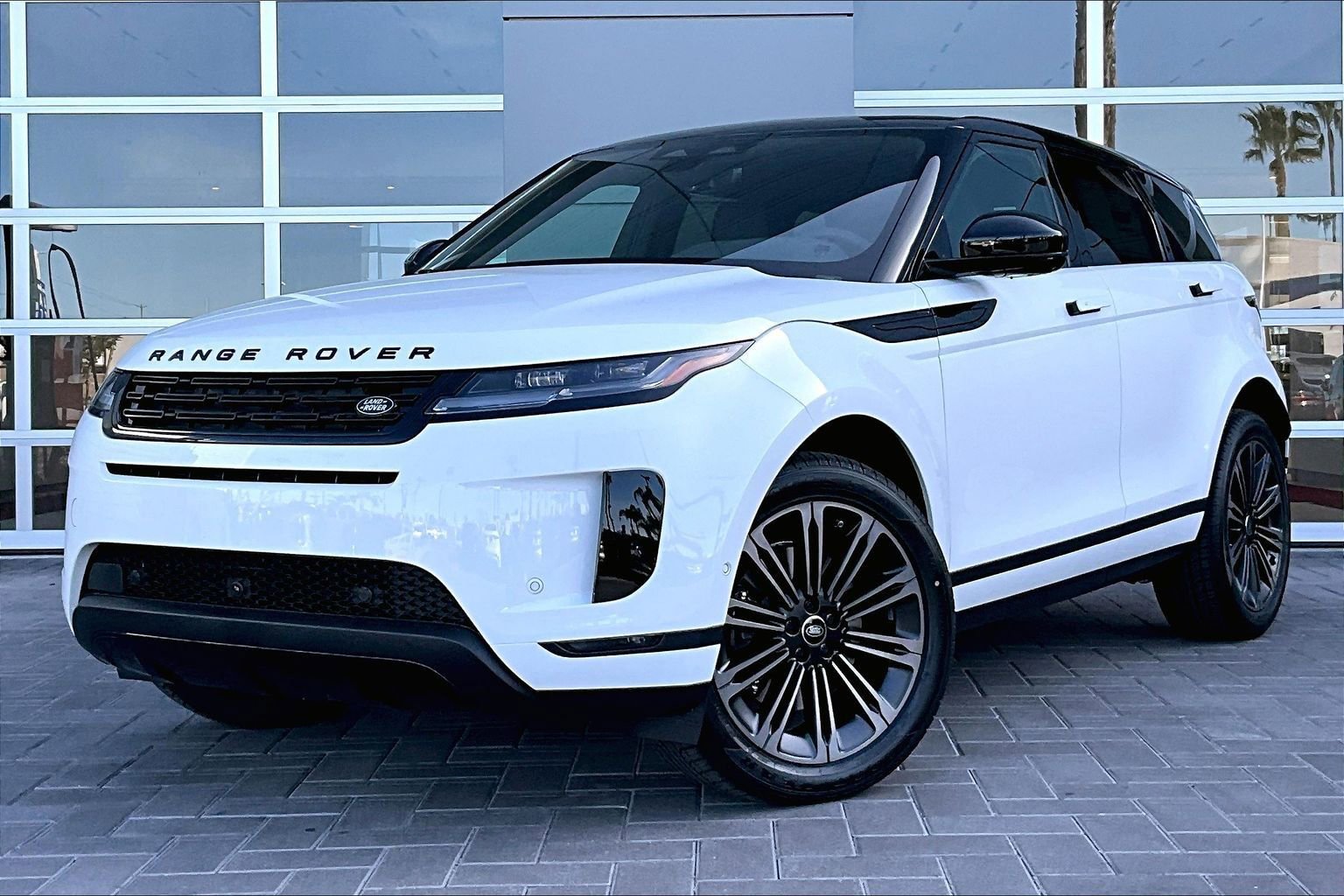 New 2026 Land Rover Range Rover Evoque S image 1