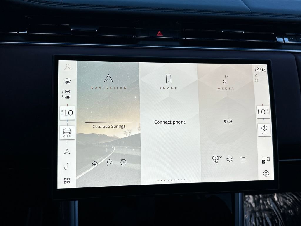 Used 2024 Land Rover Range Rover SE image 12