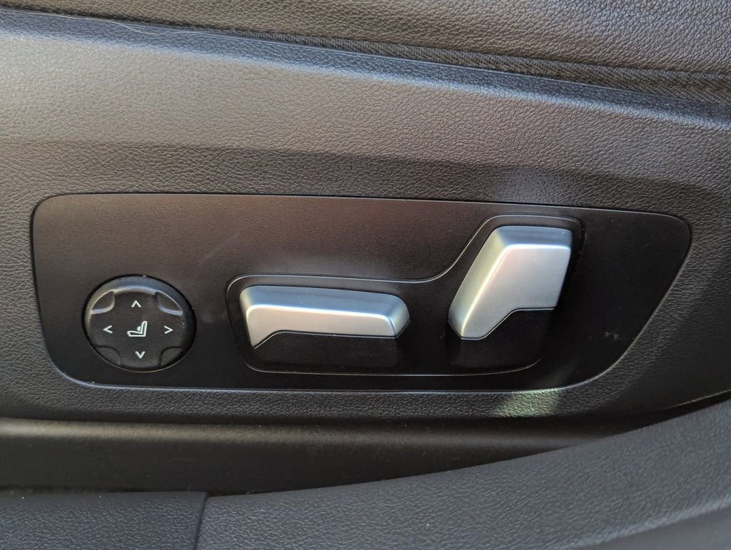 Used 2022 BMW i4 eDrive40 w/ Premium Package image 16