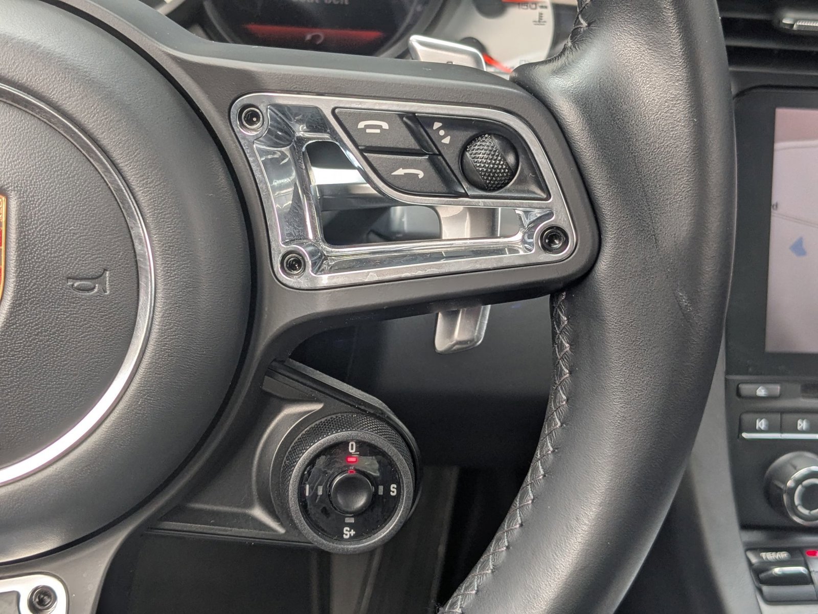 Used 2017 Porsche 911 Carrera 4S image 19