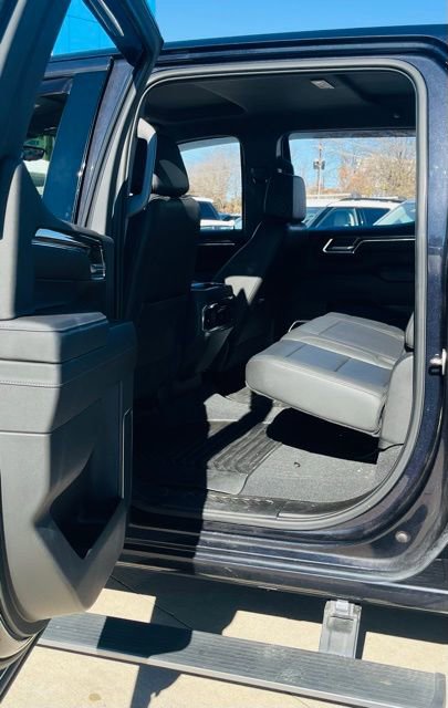 Used 2022 Chevrolet Silverado 1500 LTZ w/ LTZ Convenience Package II image 8