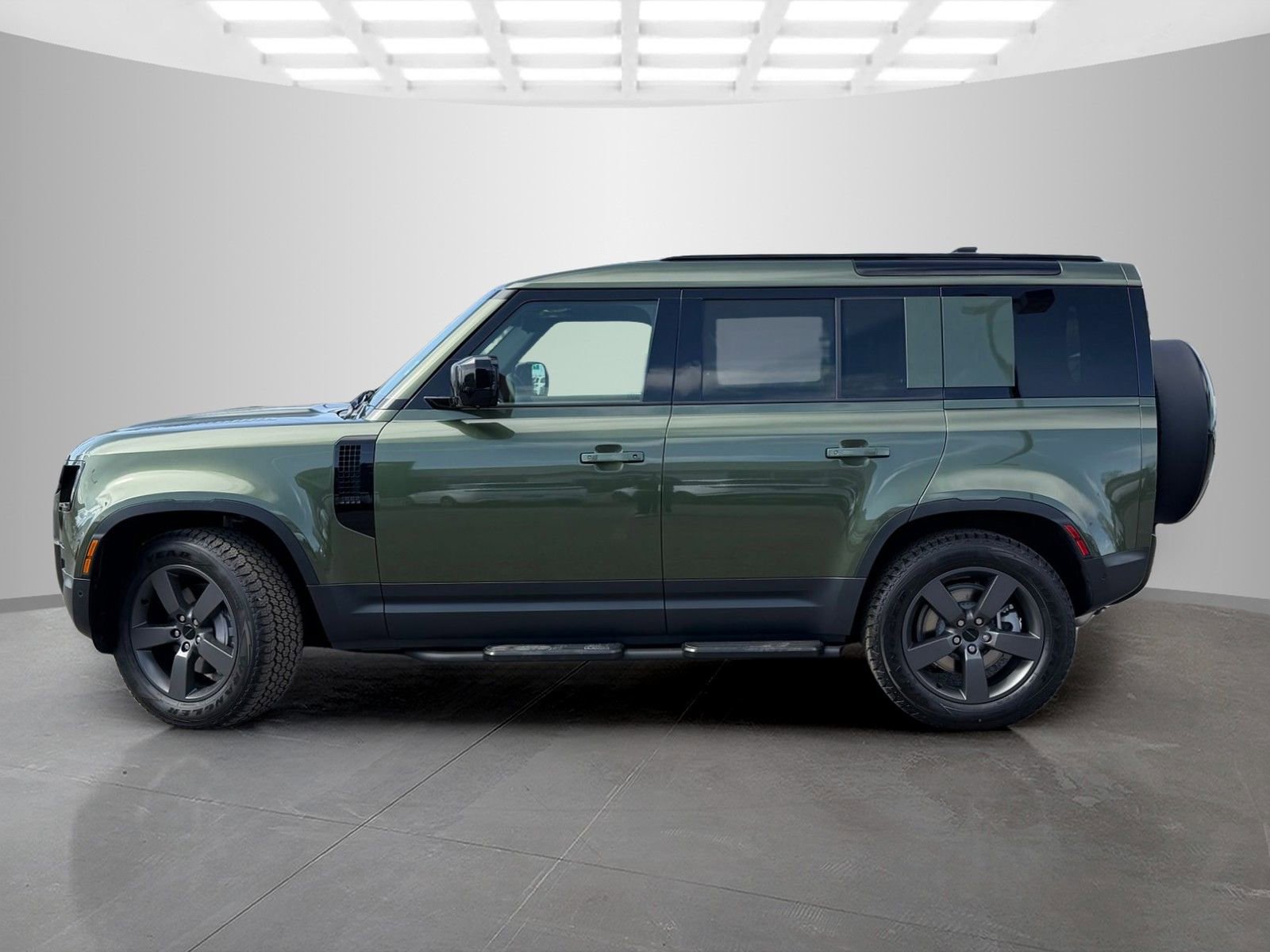 New 2026 Land Rover Defender 110 S image 8