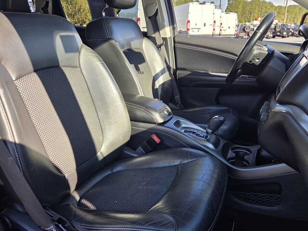 Used 2020 Dodge Journey Crossroad w/ Popular Equipment Group FWD image 15