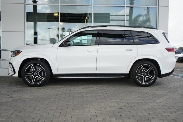 New 2026 Mercedes-Benz GLS 450 4MATIC image 5