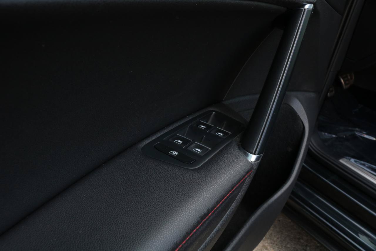Used 2015 Volkswagen GTI SE w/ Lighting Package (SEL) FWD image 21
