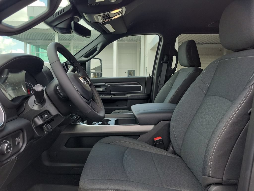 New 2026 RAM 3500 Big Horn AWD/4WD image 12