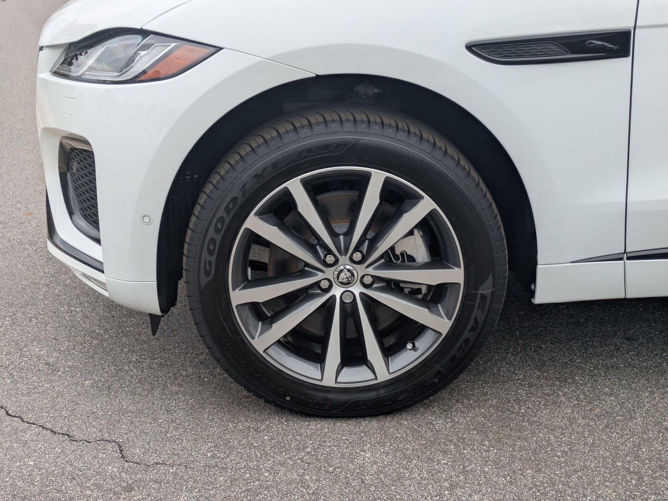 New 2026 Jaguar F-PACE R-Dynamic S AWD/4WD image 34