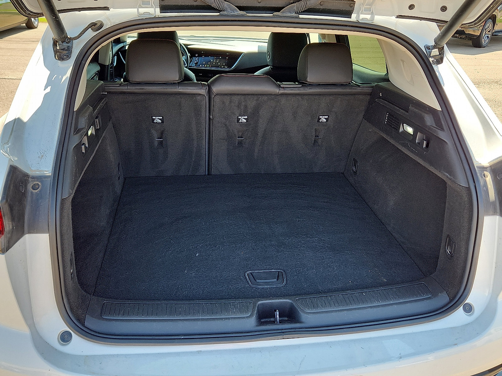 Used 2023 Buick Envision Essence w/ Sport Touring Package FWD image 8